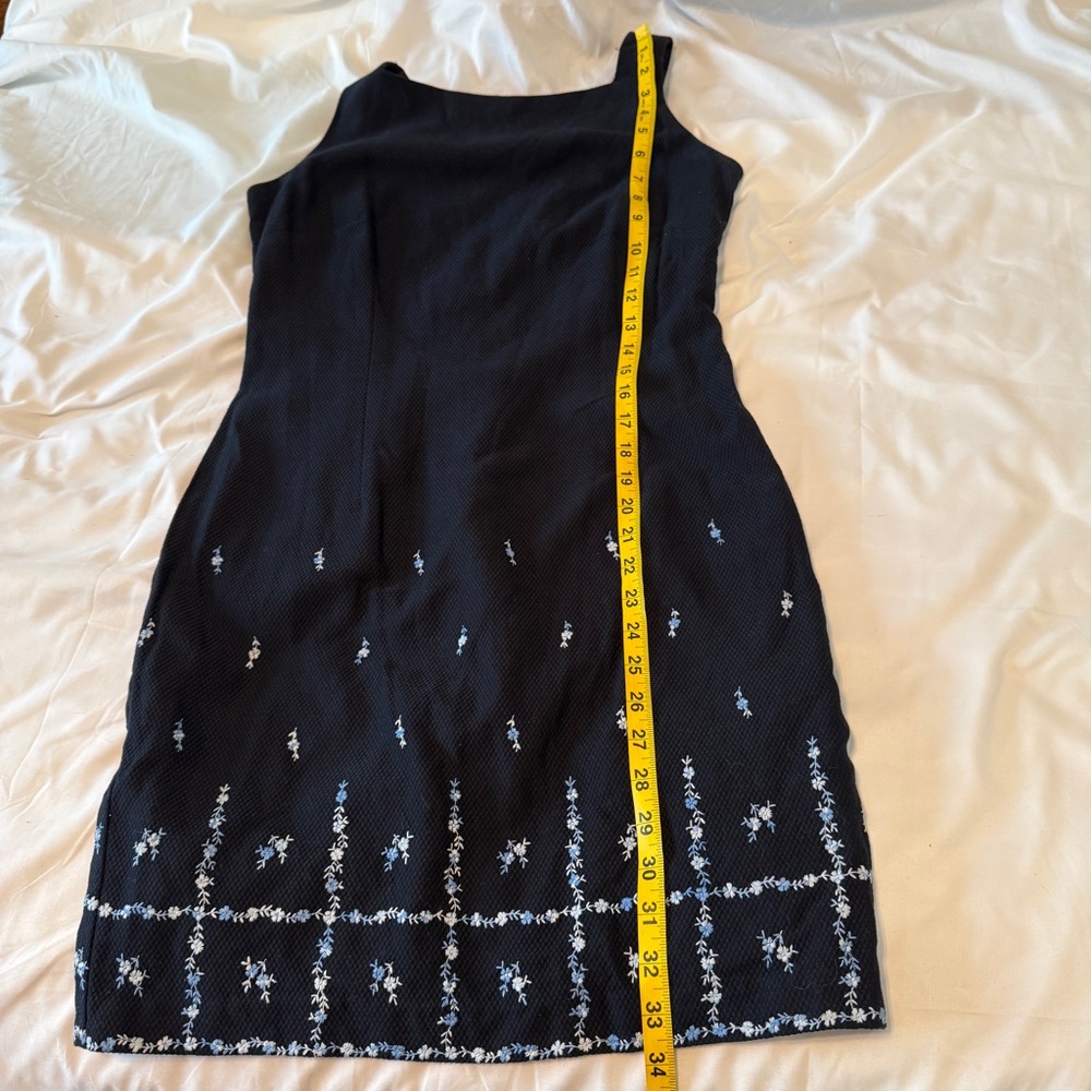 Laundry By Shelli Segal Shift Dress Navy With Embroidered Flowers Sleeveless 12 - Picture 6 of 6